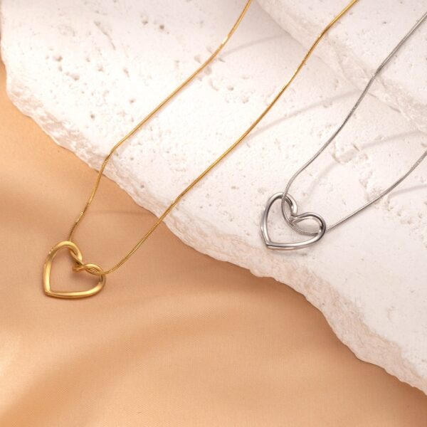 Fashion Jewelry Tainless Steel Twist Hollow Heart Pendant Necklace For Women Spicy Girls Simple Clavicle Chain Jewelry Gift - Image 9